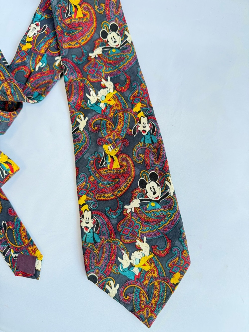 Vintage Disney Mickey & Friends Paisley Print Neck Tie 100% Silk Pluto Goofy - Picture 5 of 10
